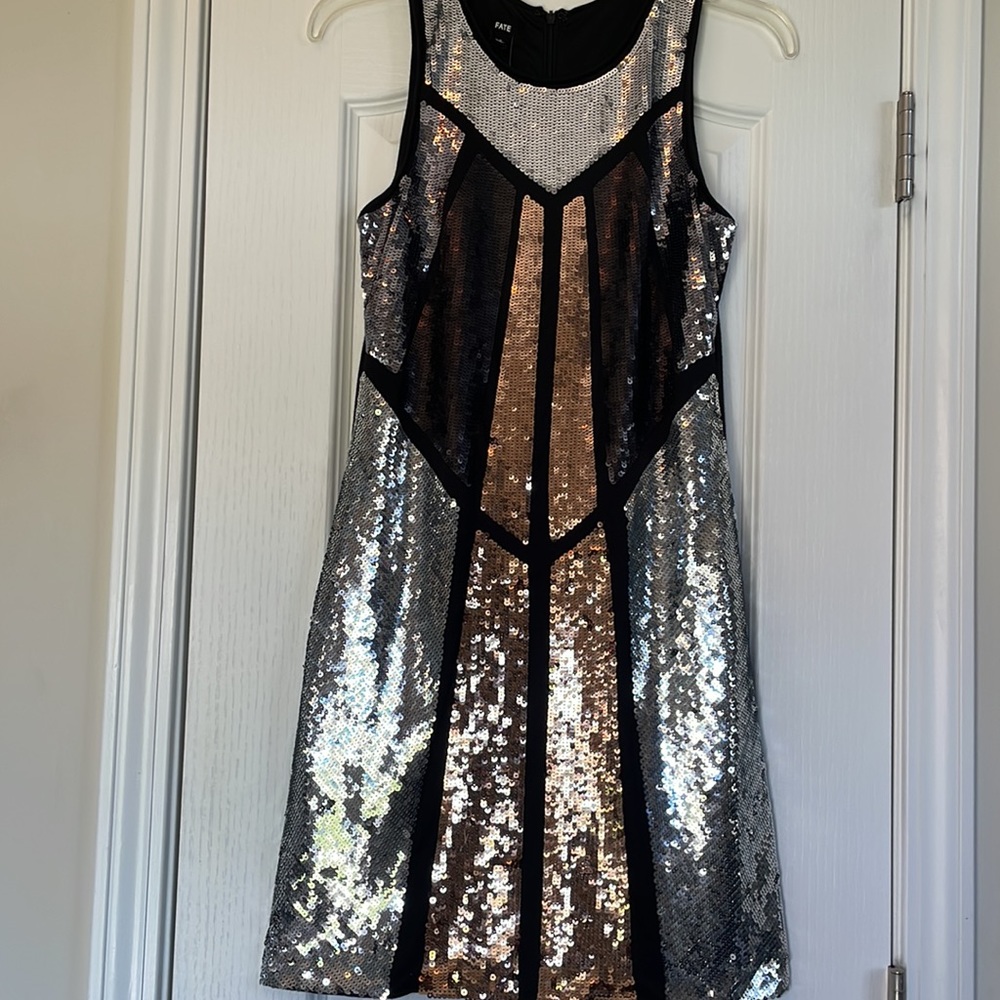 FATE Elegant Sequined Shift Dress. New With Tags. Size Small - Picture 3 of 11